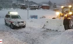 Tokat'ta kar esareti! Hastaları kurtarmaya ekipler yetişti...