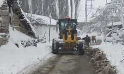 Tokat'ta Yollarda Mahsur Kalanlar Kar Timlerine emanet