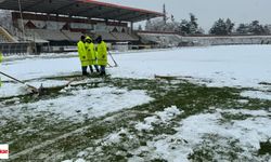 Tokat'ta Kar Yağışı Futbol Heyecanını Gölgeleyecek mi? Belediyeden Hummalı Çalışma!