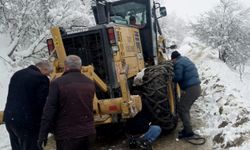 Tokat’ta Yolları Kar kapatıyor,  Ekipler Açıyor!