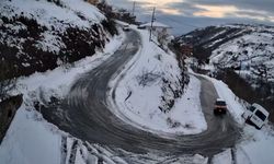 Kaza böyle geldi, Virajı Alamayınca Uçuruma Devrildi...