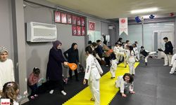 Niksar’da Bir İlk: Minik Taekwondocular Anneleriyle Sahada!