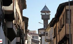 Turistlerin Yeni Gözdesi: Bey Sokağı ve Ahşap Minaresiyle Yolbaşı Camii