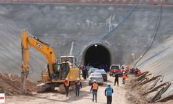 Kayseri’de hızlı tren inşaatına kaya düştü: Ölü ve yaralılar var