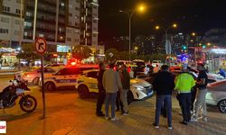 Ehliyetsiz Sürücü “Dur” İhtarına Uymadı, Kaçarken Polis Memuruna Çarptı