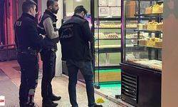 Husumetlisinden Kaçarak Kafeye Saklanan Genç, Silahlı Saldırıya Uğradı