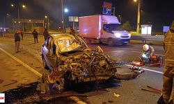 Feci Kaza: Otomobil Kamyonun Altına Girdi, Sürücü Ağır Yaralandı