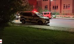Sokak Ortasında Silahlı ve Bıçaklı Kavga: 4 Yaralı