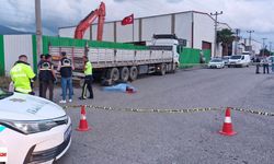 Tırla Çarpışan Motosikletin 16 Yaşındaki Sürücüsü Olay Yerinde Hayatını Kaybetti