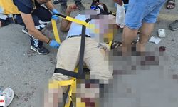 Kamyonetle Çarpışan Motosiklet Savruldu: 1 Kişi Öldü, 2 Yaralı Hastanede