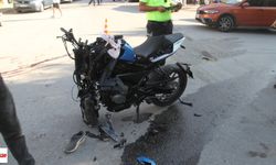 Servis Minibüsü ile Çarpışan 15 Yaşındaki Motosikletli Hayatını Kaybetti