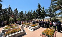 15 Temmuz’da Tokat Garnizon Şehitliği’nde Duygu Dolu Anlar