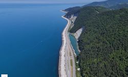 Sinop'tan Artvin'e Kadar Uzanıyor Eşsiz Bir Mavi-Yeşil Yolculuk Yaptırıyor Tünelleri,Çay ve Fındık Tarlaları Mest Ediyor