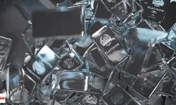 Rekor Kırıyor Gümüş ve Platin Fırtına Gibi Esiyor Yatırımcılar Altın Değil Bunları Alıyor