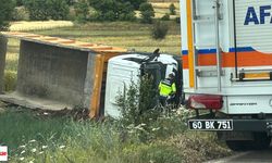 Tokat-Almus Yolunda Kamyon Tarlaya Devrildi