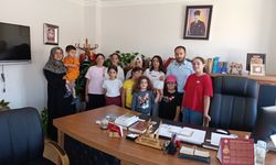 Çocuklar, limonata satarak kazandıkları parayı Filistinli akranlarına bağışladı