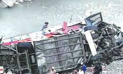 Yolcu otobüsü dere yatağına uçtu: 4 ölü, 26 yaralı