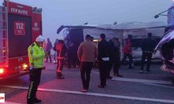 Yolcu otobüsü devrildi: 4 ölü, çok sayıda yaralı