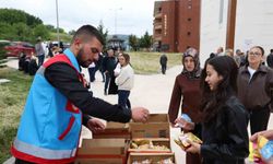 YKS'ye katılanlara ikram