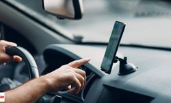 Trafik Yönetmeliği Değişti Telefon Tutucuları ve Araç Kameraları İçin Yeni Kurallar