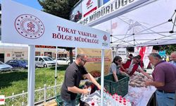 Tokat'ta Aşure İkramı Başladı: Vakıflar Bölge Müdürlüğü Aşure Dağıtıyor