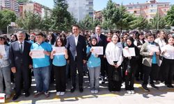 Behzat-ı Veli Ortaokulu'nda Karne Coşkusu, Yaz Tatili Resmen Başladı