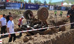 Off road festivalinde takla atan araç yürekleri ağza getirdi