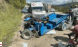 Tokat Plakalı Minibüs Patpatla Çarpıştı, Sürücü Ucuz Atlattı