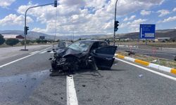 5 kişinin yaralandığı trafik kazası kamerada