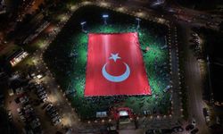 Dünyanın en büyük Türk bayrağı açıldı