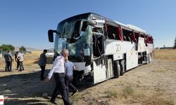 Yolcu otobüsü devrildi: Çok Sayıda Yaralı Var