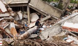 Deprem felaketi büyüyor, can kaybı 3 bine dayandı