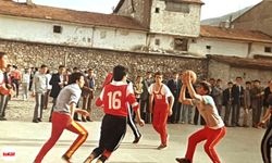42 Yıllık Kare Tokat'ı Geçmişe Götürdü! Gaziosmanpaşa Lisesi'nin Unutulmayan Basketbol Maçı