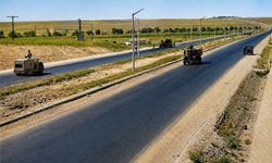 50 Metrelik Devasa Yol Yan Yana 5 Araç Çok Rahat Gidebiliyor Bunun Örneği Yok Ama Çok Geniş Refüjü Var
