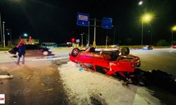 Tokat Çevre Yolu Kavşağı’nda Korkutan Kaza! Araç Ters Döndü