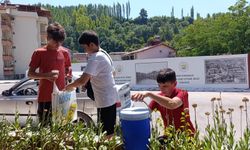 36 Derece Sıcakta Örnek Girişimcilik: Niksarlı Gençler Harçlıklarını Limonata Satarak Çıkarıyor