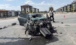 Otomobil tuğla yüklü tırla çarpıştı: 1 yaralı