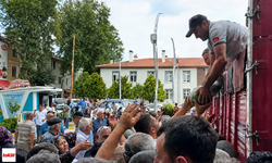 Tokat'ta 20 Ton Karpuz 45 Dakikada Tükendi! Meydanda Uzun Kuyruklar Oluştu