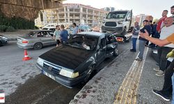 Samsun’da Tokat Plakalı Otomobil Kamyonetle Çarpıştı