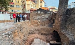Yangının ardından Pervane Hamamı’na geçmiş olsun ziyareti