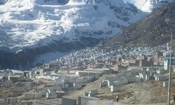 5.100 Metre Yükseklikte Tam 30 Bin Kişi Yaşıyor Burada Nefes Almak Bile Zorlaşıyor En Değerli Maden İçin Duruyorlar