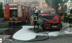 Niksar’da Park Halindeki Otomobil Alev Alev Yandı