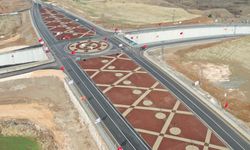 40,8 kilometrelik Proje Hızla Yükseliyor 27 Km'si Tamamlandı 656 Metre Uzunluk 2 Çift Köprü 2 Üstgeçit Bulunuyor
