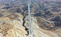 10 Dev Ayak 166 Metre Yükseklik Ve 1372 Metre Uzunlukta Bulunuyor Ulaşımı 56 Dakikadan 36 Dakikaya Düşürüyor