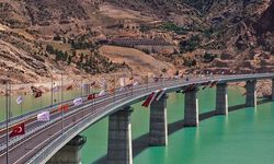 685 Metrelik Dev Viyadük Çoruh’u Aşıyor 147 Metrelik Ayaklarla Güzergah 16 Kilometre Kısaldı
