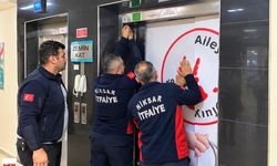 Niksar Devlet Hastanesi’nde Asansörde Mahsur Kalan Vatandaş İtfaiye Tarafından Kurtarıldı