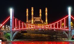 Tokat’ta cami, köprü ve Yeşilırmak aynı manzarada buluşuyor