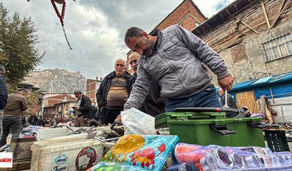 Tokat Cuma Pazarında Uygun Fiyata Alışveriş Yoğunluğu