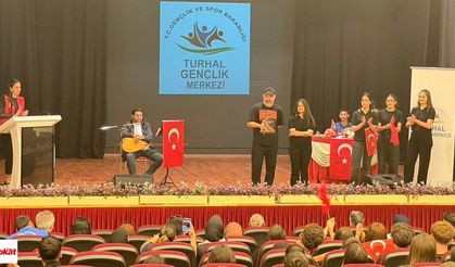 Fehmi Demirbağ ve Hüseyin Yazan Tokat’ta Türkü Rüzgarı Estirdi