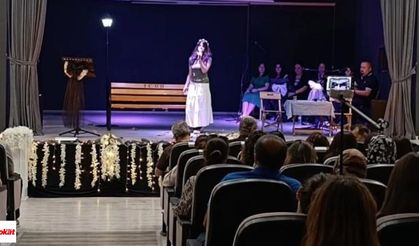 Gaziosmanpaşa Lisesi Öğrencileri Şiirlerle Gönüllere Dokundu